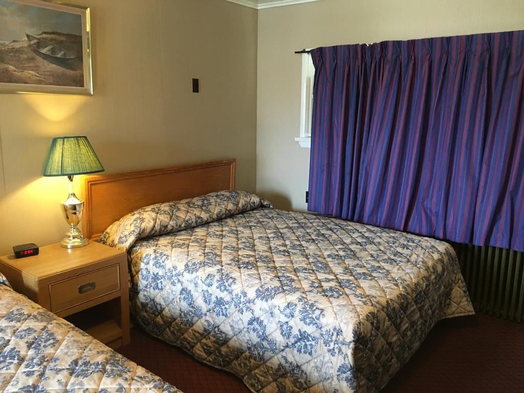Shamrock Motel มิดแลนด์ ภายนอก รูปภาพ