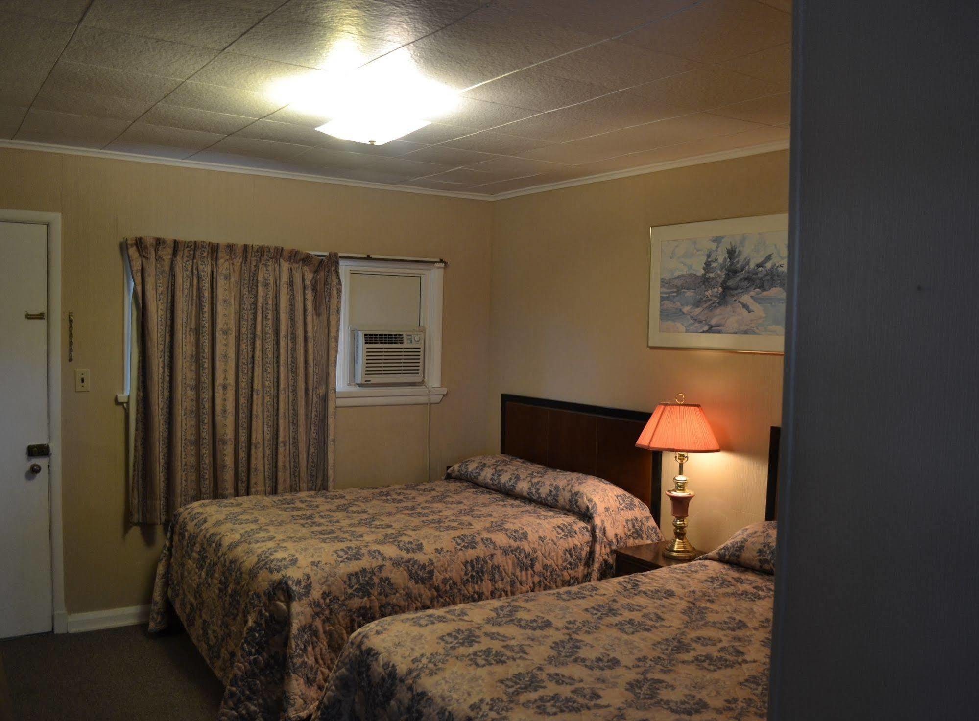 Shamrock Motel มิดแลนด์ ภายนอก รูปภาพ